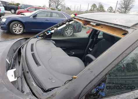 2021 Nissan Kicks Sv Xtronic Cvt from USA, damaged, VIN 3N1CP5CV2ML483841